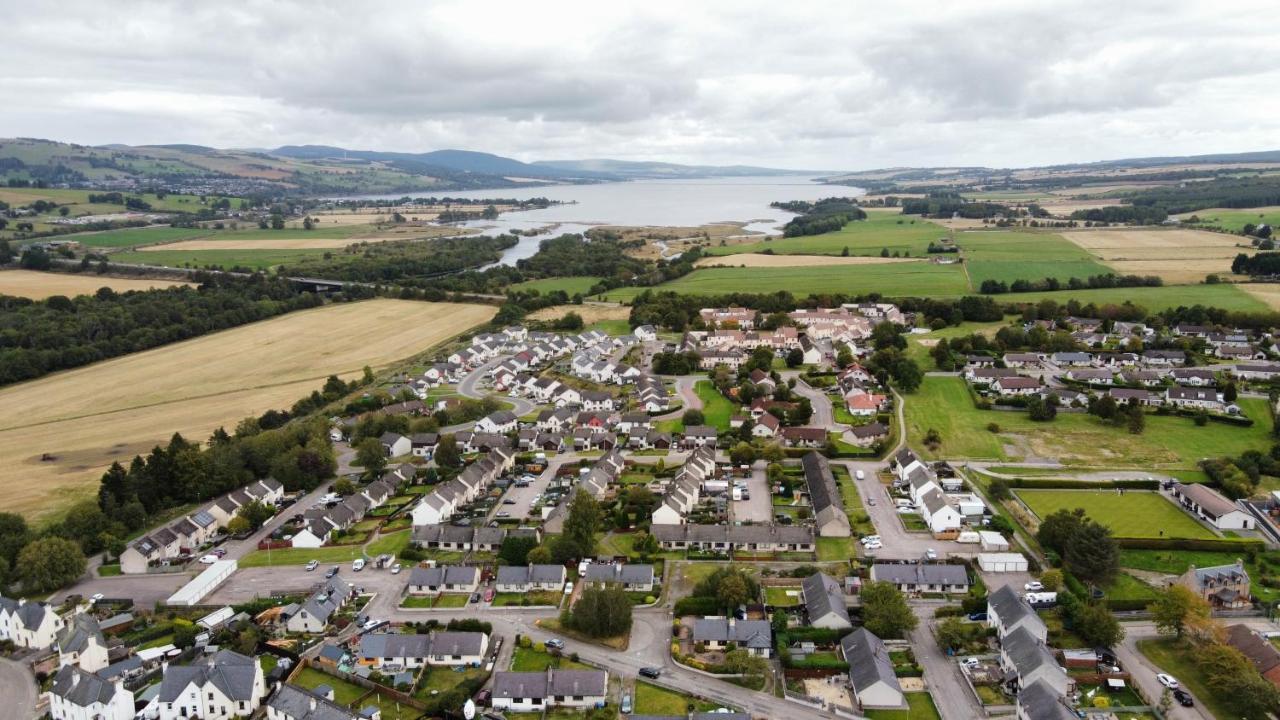 Luxury Cottage With Mountain View'S Cononbridge エクステリア 写真