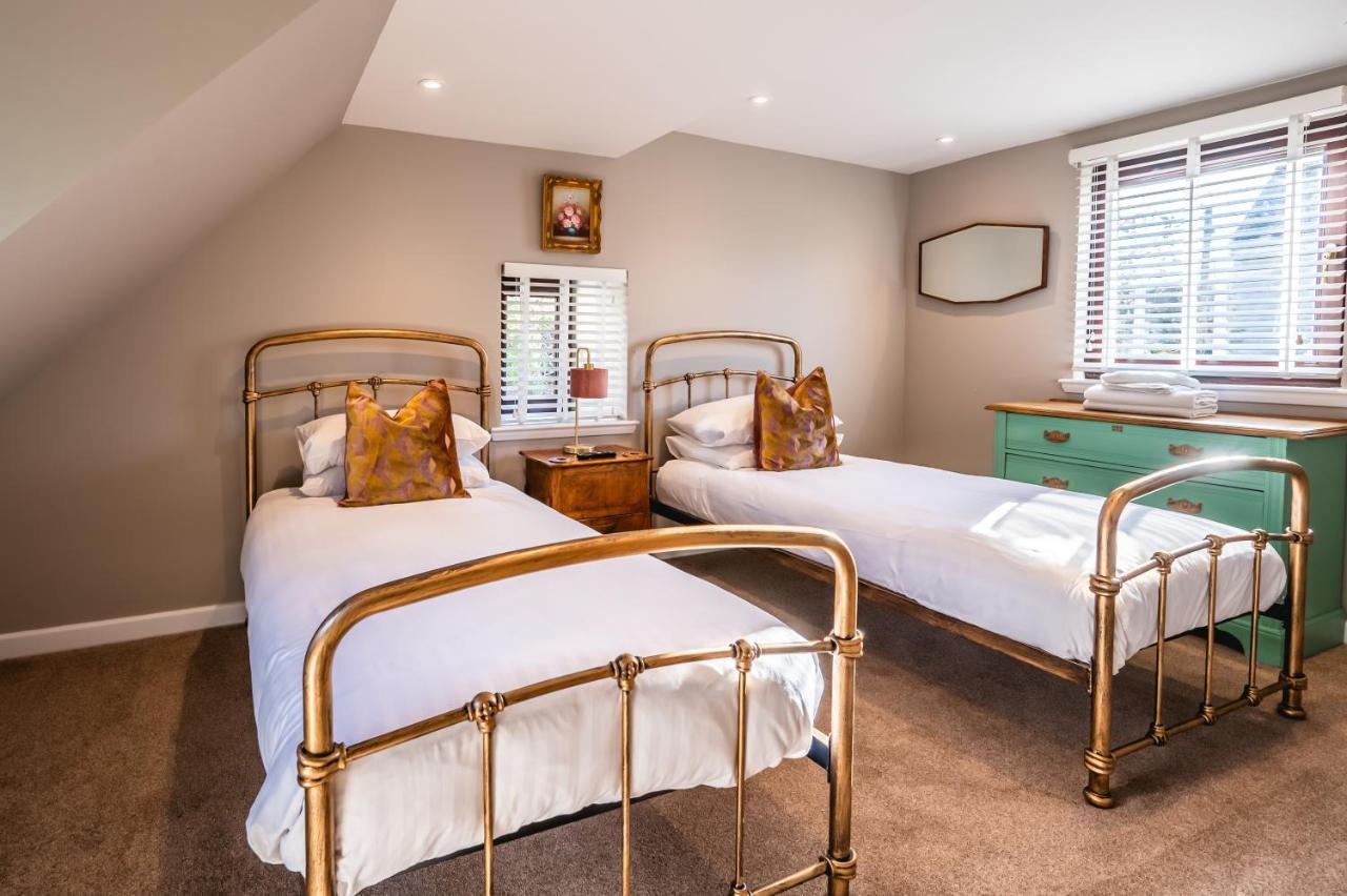 Luxury Cottage With Mountain View'S Cononbridge エクステリア 写真