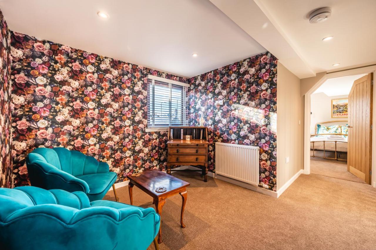 Luxury Cottage With Mountain View'S Cononbridge エクステリア 写真