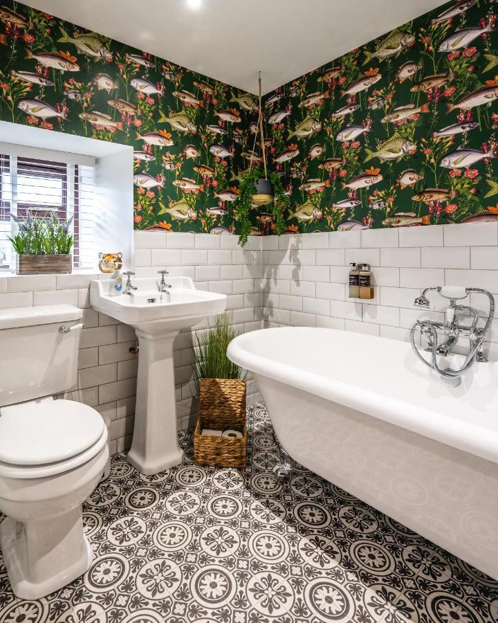 Luxury Cottage With Mountain View'S Cononbridge エクステリア 写真