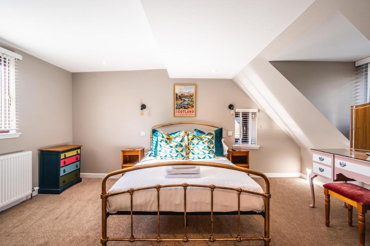Luxury Cottage With Mountain View'S Cononbridge エクステリア 写真