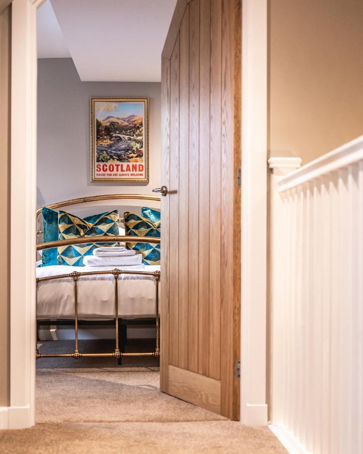 Luxury Cottage With Mountain View'S Cononbridge エクステリア 写真